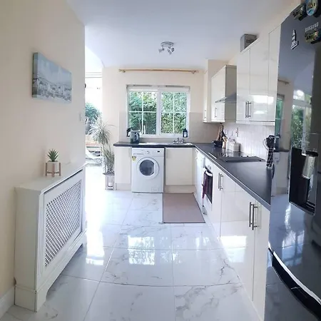 3 Bedroom 3 Bathroom House, Dublin Lucan Exterior photo